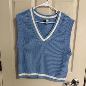 H&M Divided Light Blue and Cream Knit Vest